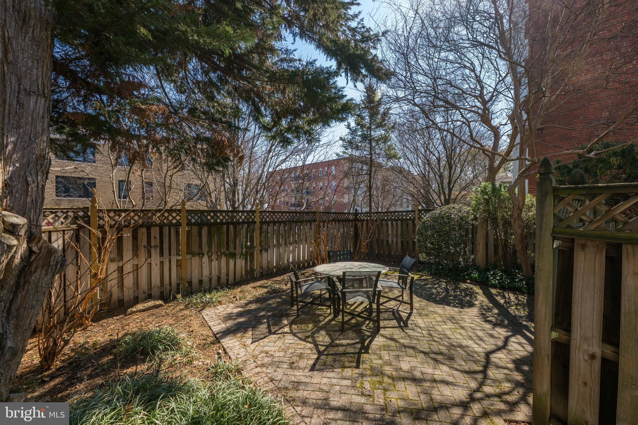 2862 28TH STREET NW
