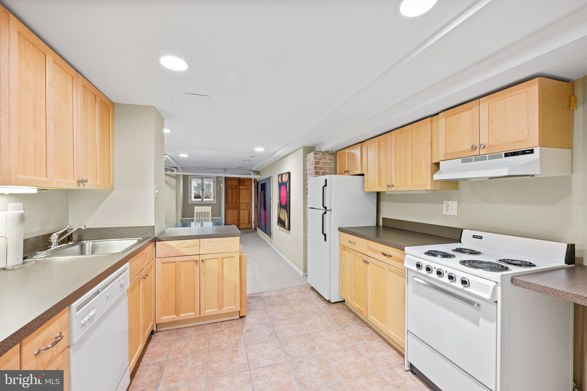 2862 28TH STREET NW