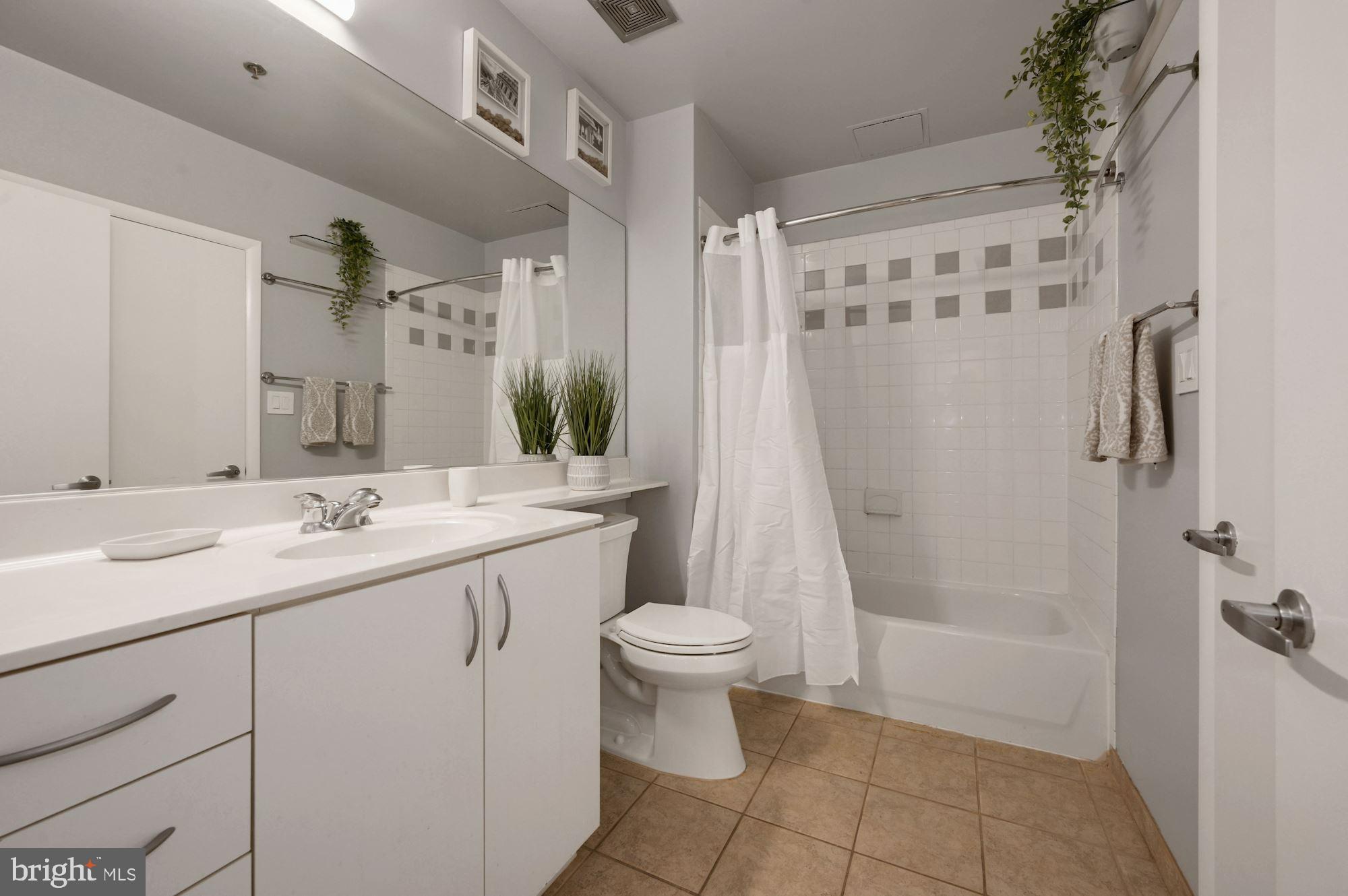 1300 N STREET NW 218