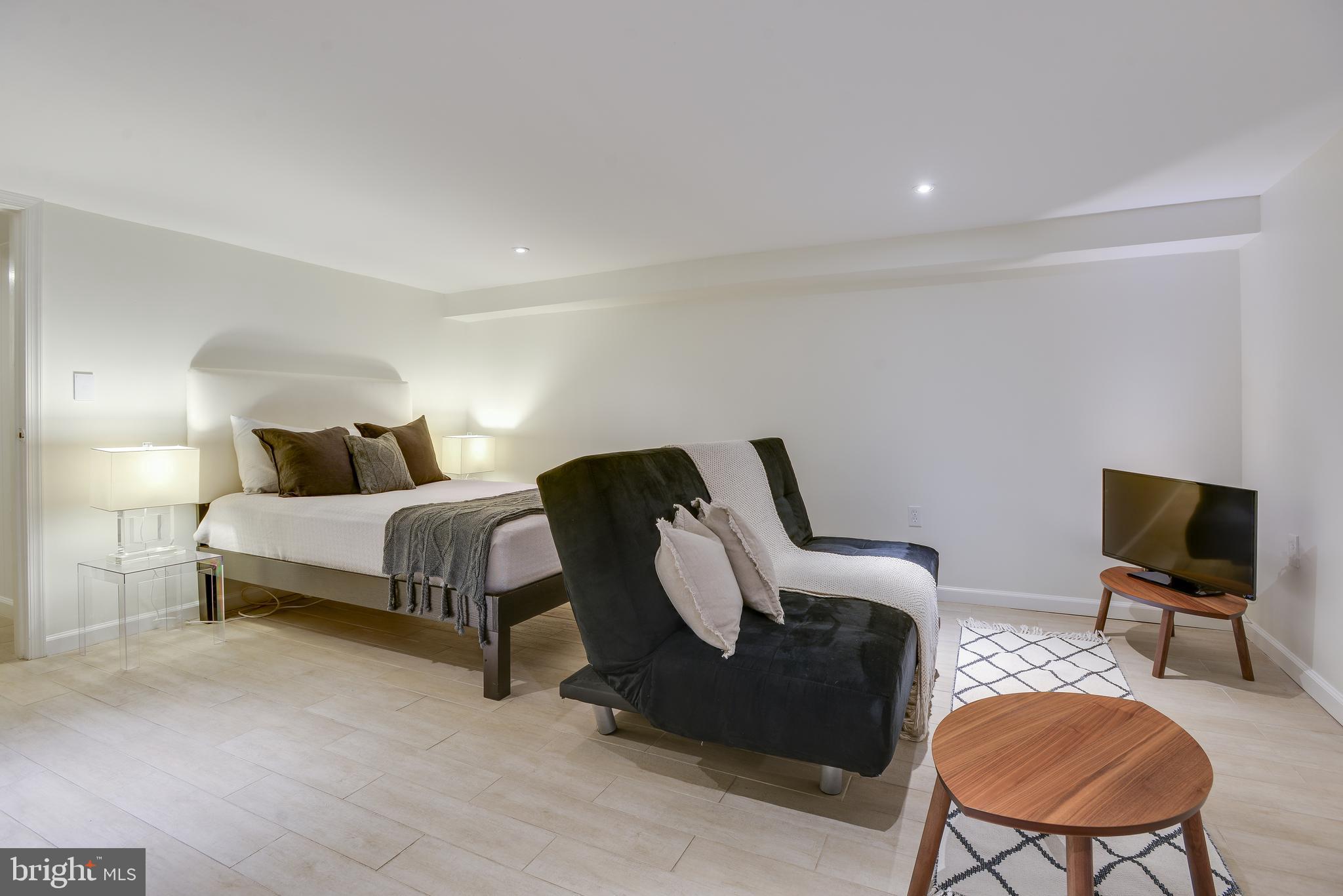 2120 NW NEWPORT PLACE NW