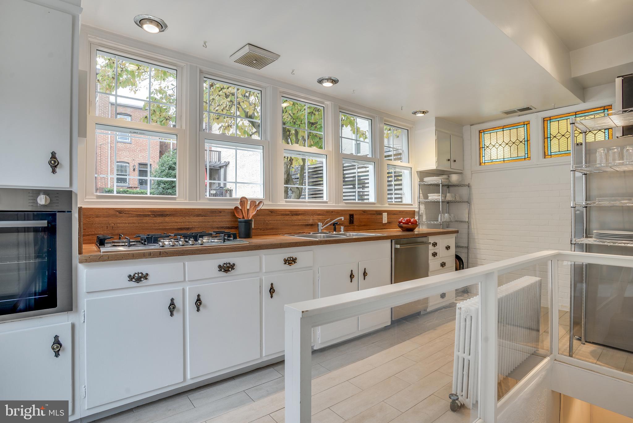 2120 NW NEWPORT PLACE NW