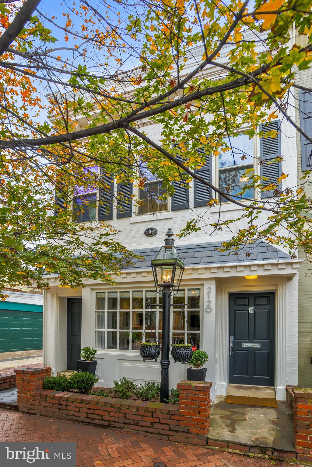 2120 NW NEWPORT PLACE NW