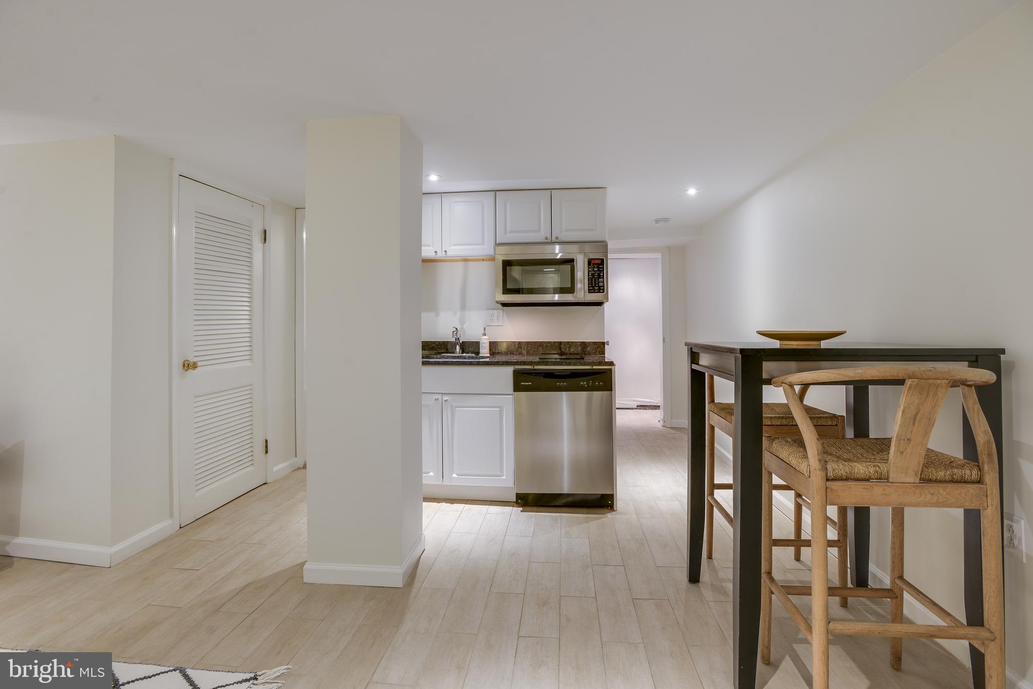 2120 NW NEWPORT PLACE NW