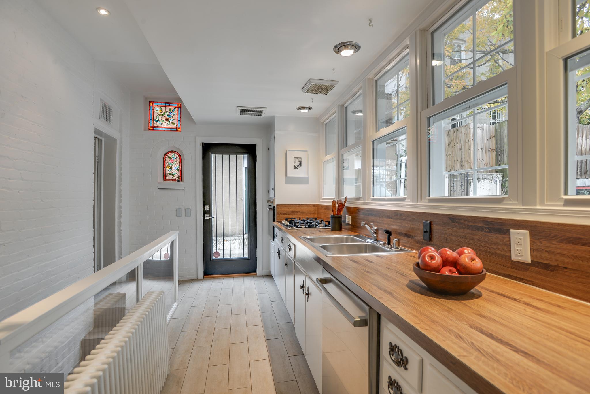 2120 NW NEWPORT PLACE NW