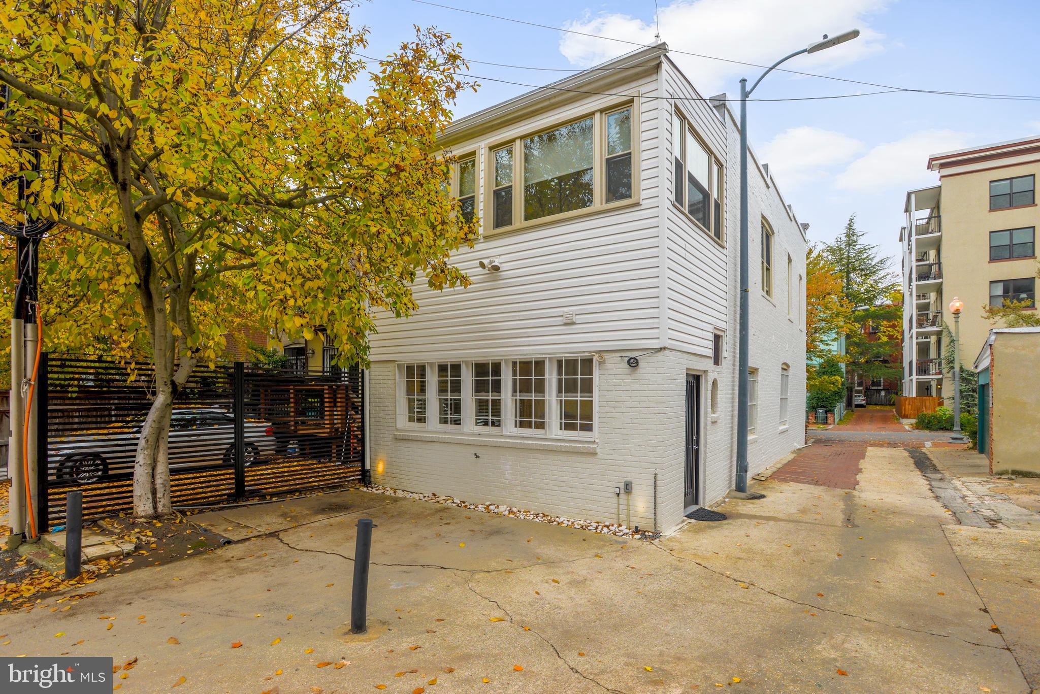 2120 NW NEWPORT PLACE NW