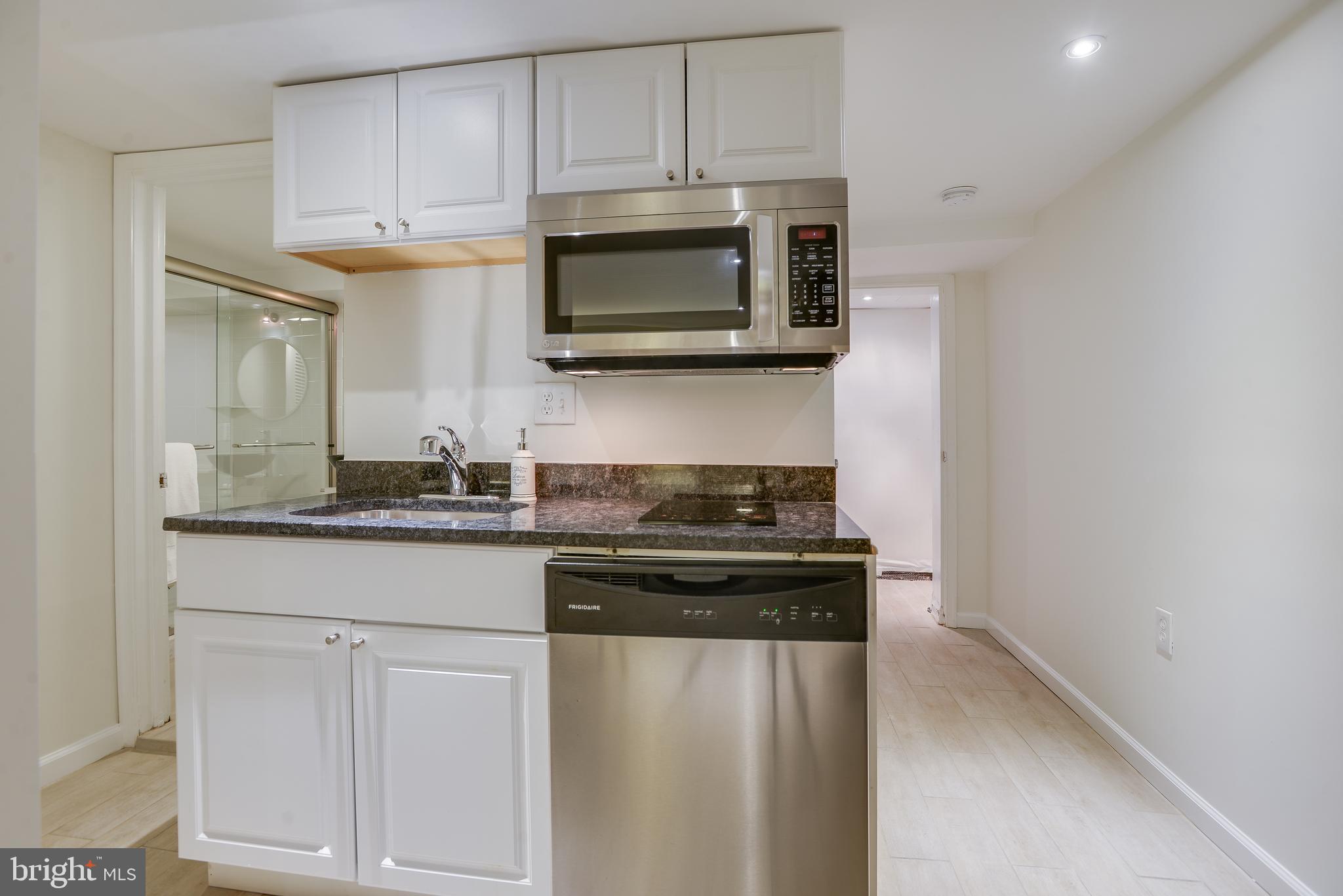 2120 NW NEWPORT PLACE NW