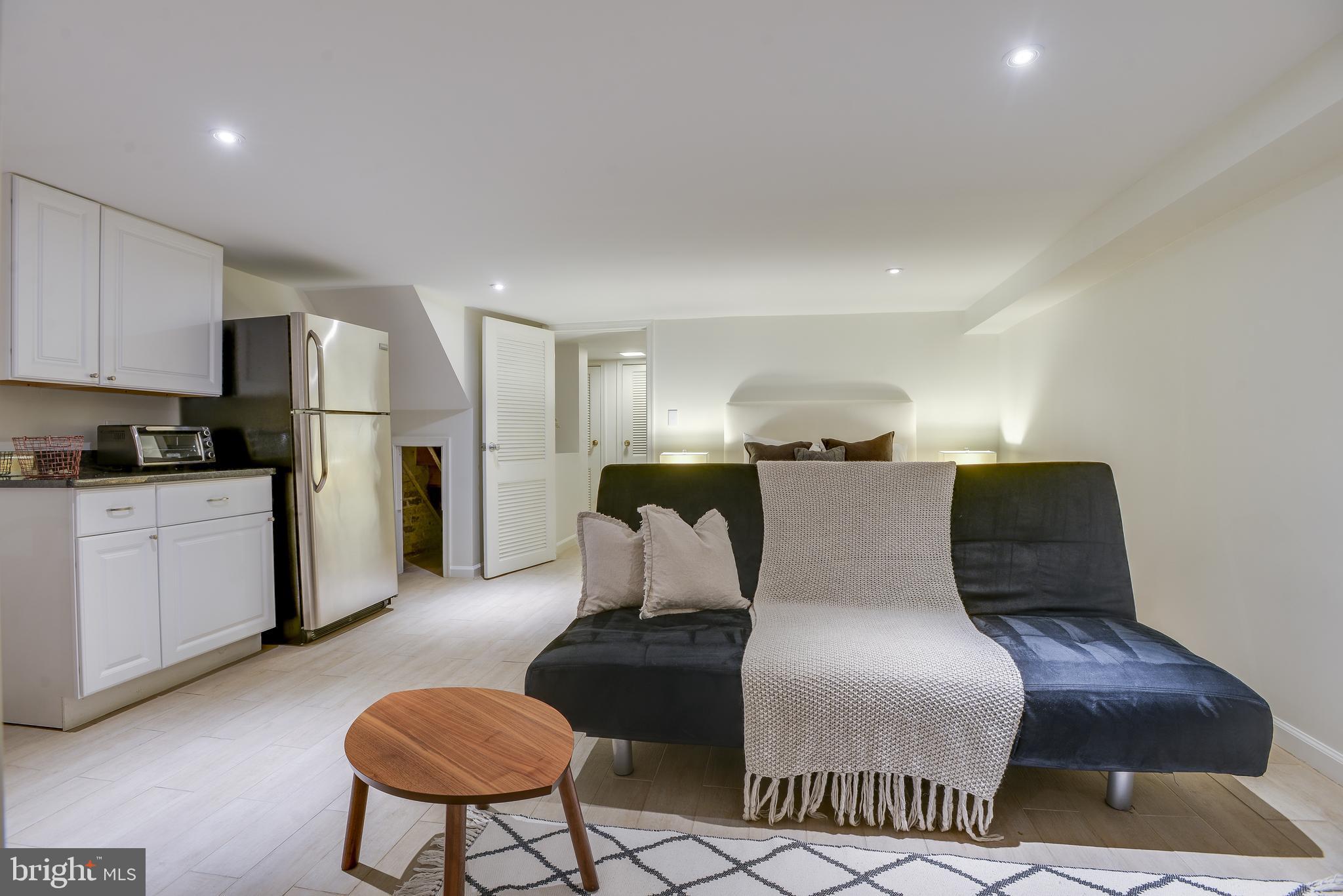 2120 NW NEWPORT PLACE NW