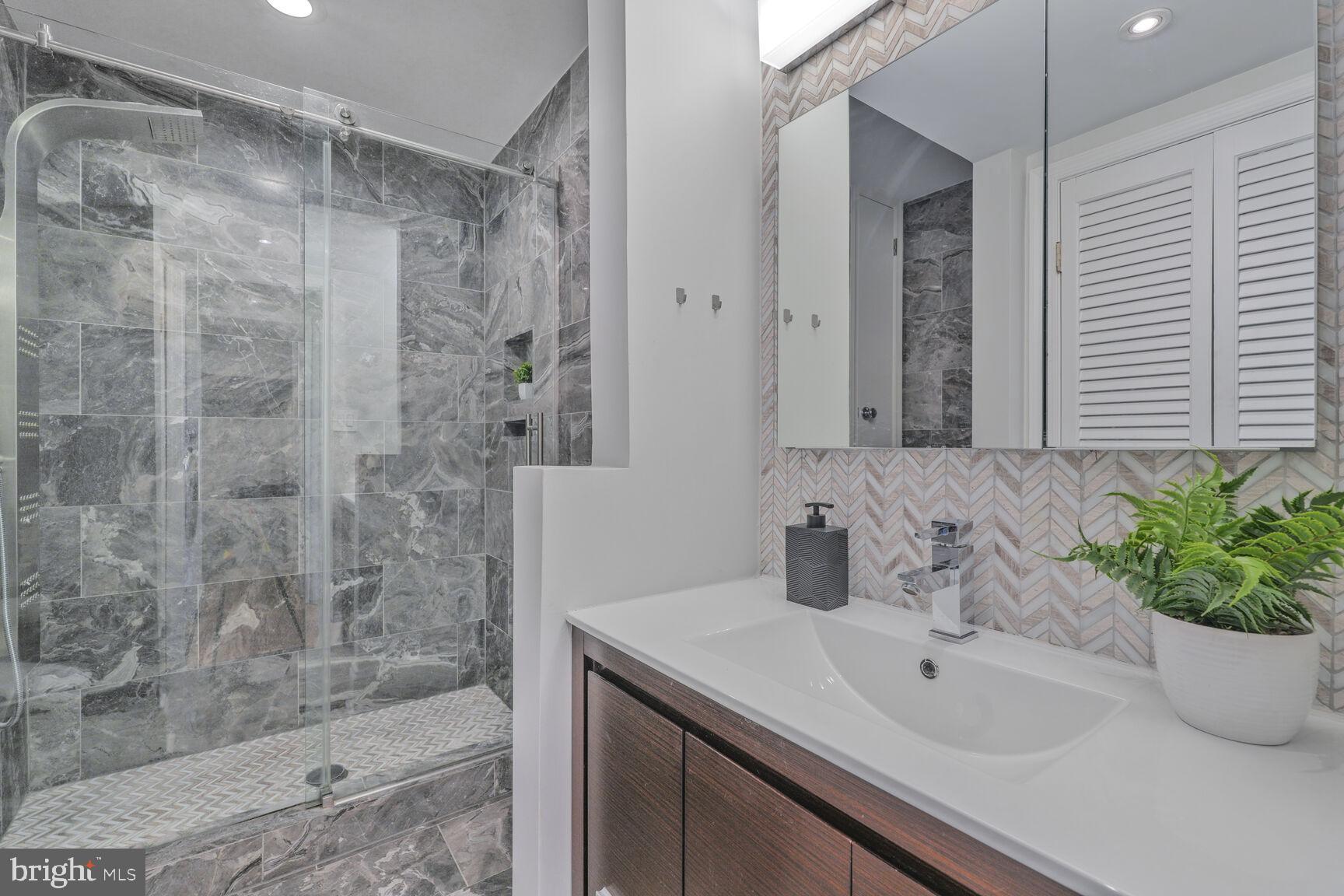 1415 21ST STREET NW 2A