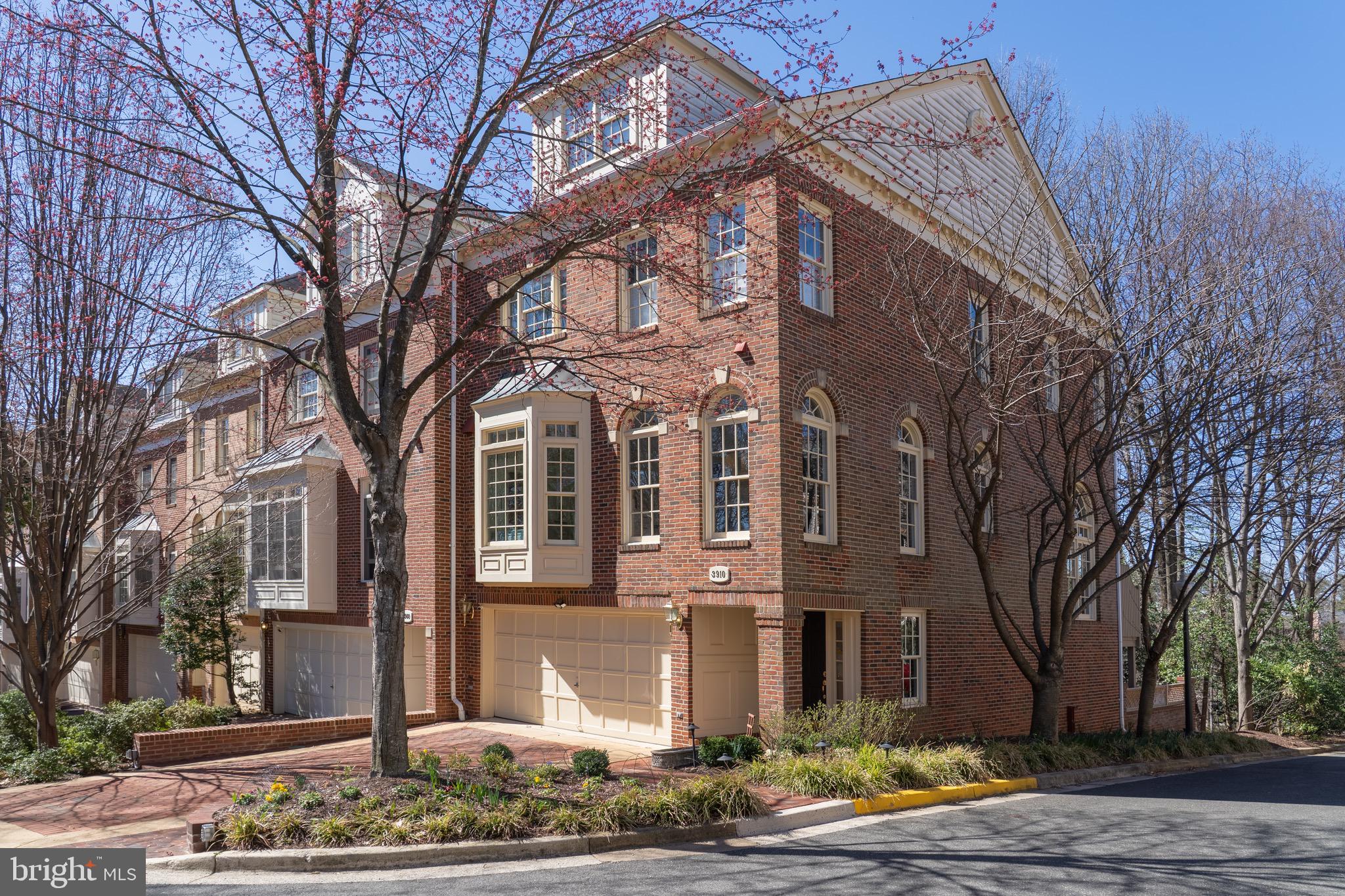 3910 HILLANDALE COURT NW