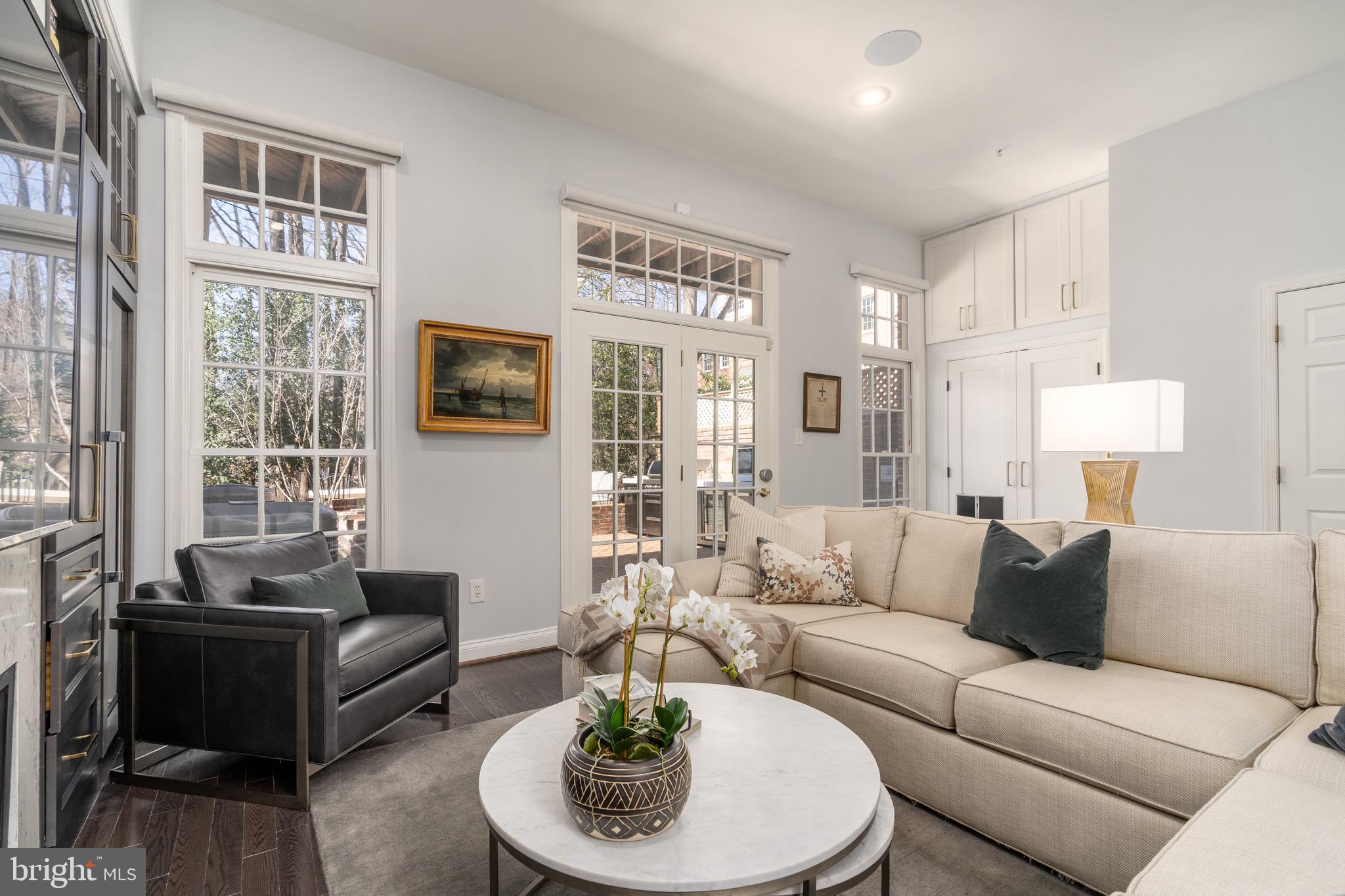 3910 HILLANDALE COURT NW