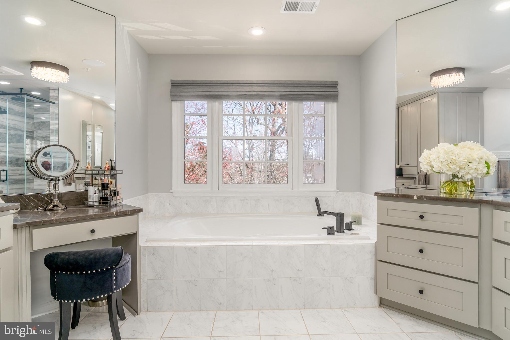 3910 HILLANDALE COURT NW