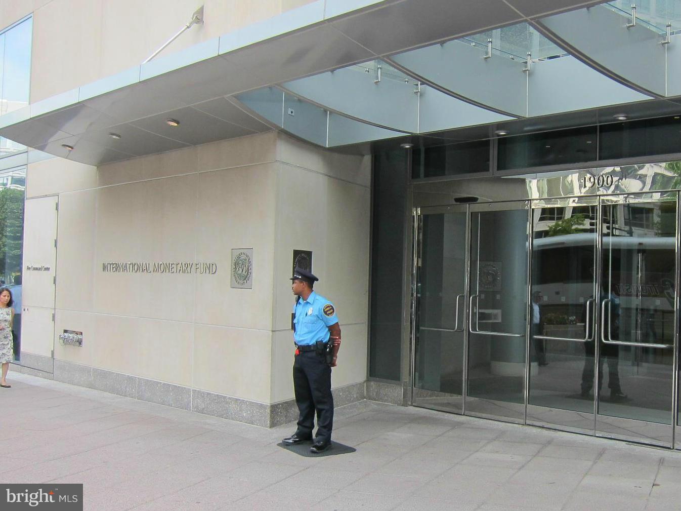 950 25TH STREET NW 506S