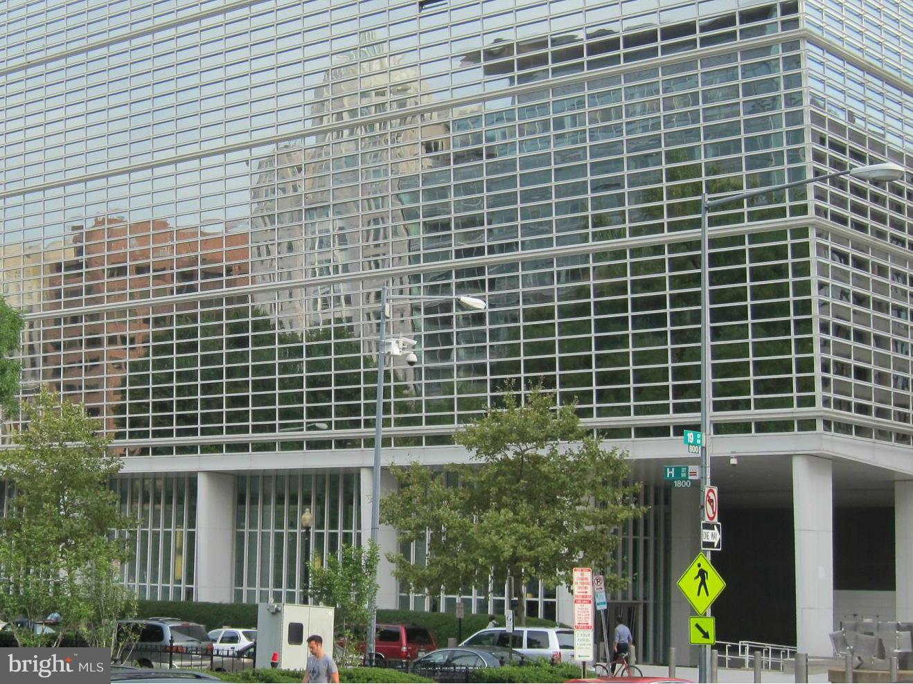 950 25TH STREET NW 506S