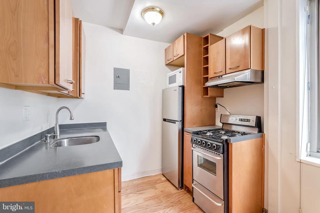 950 25TH STREET NW 506S