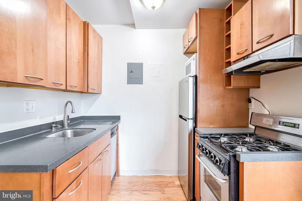 950 25TH STREET NW 506S