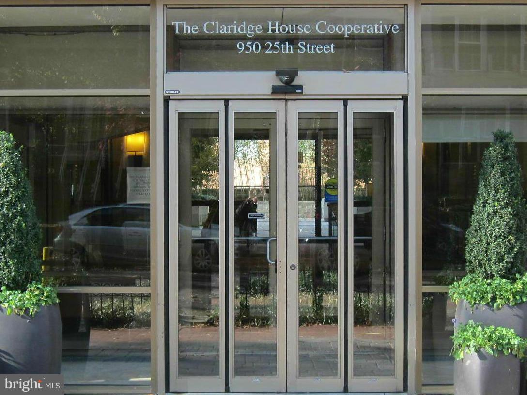 950 25TH STREET NW 506S