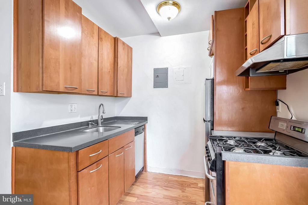950 25TH STREET NW 506S
