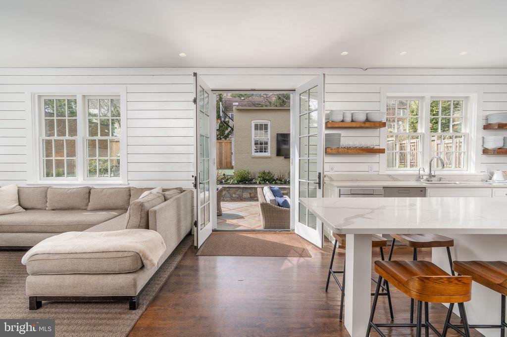 2716 36TH PLACE NW