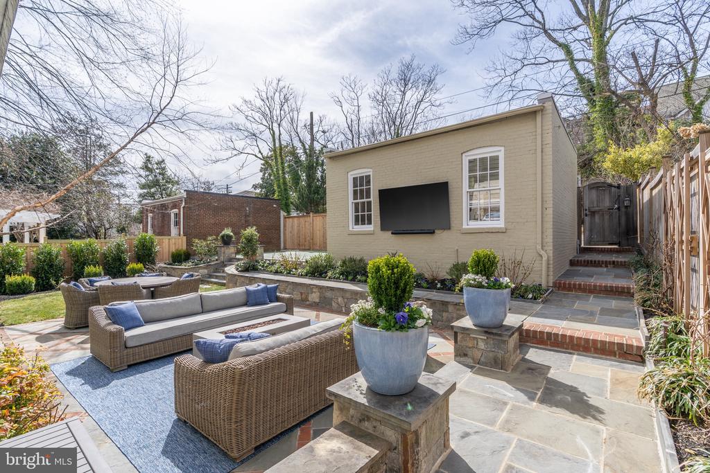 2716 36TH PLACE NW