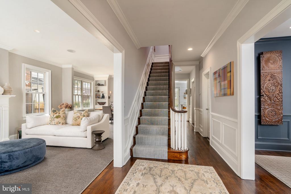 2716 36TH PLACE NW