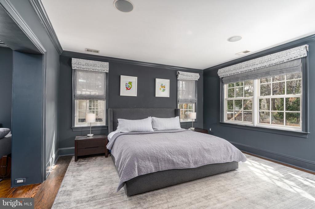 2716 36TH PLACE NW