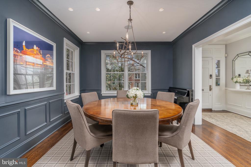 2716 36TH PLACE NW