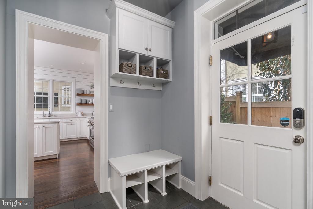 2716 36TH PLACE NW