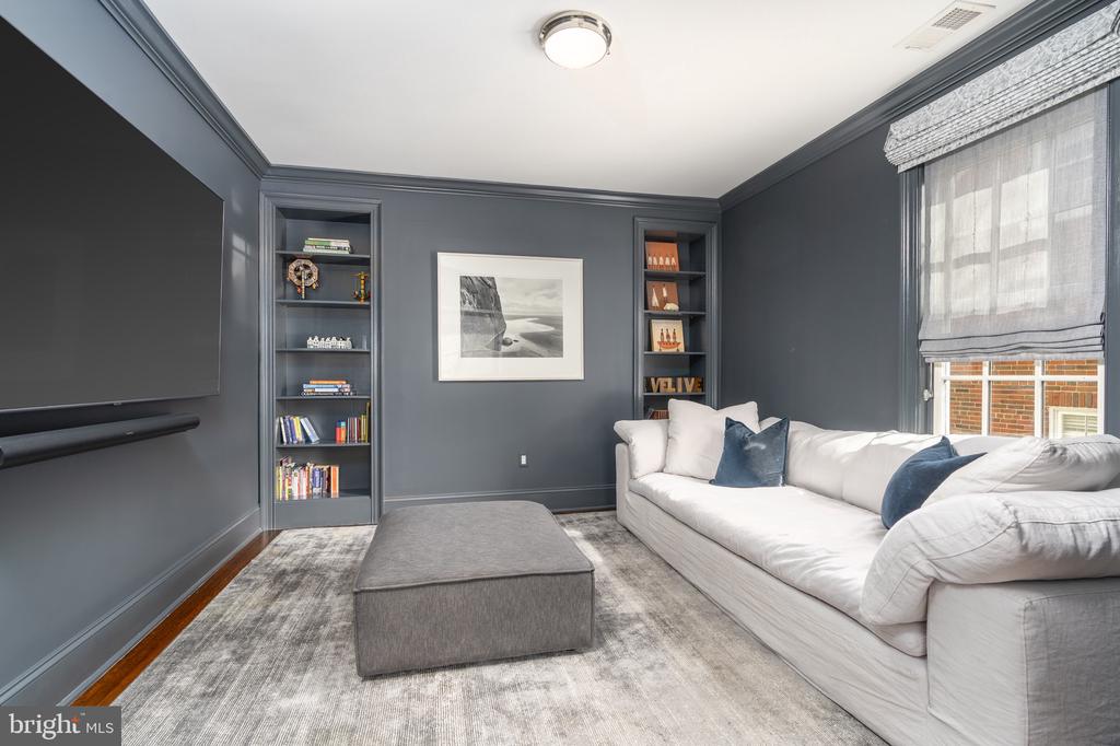 2716 36TH PLACE NW