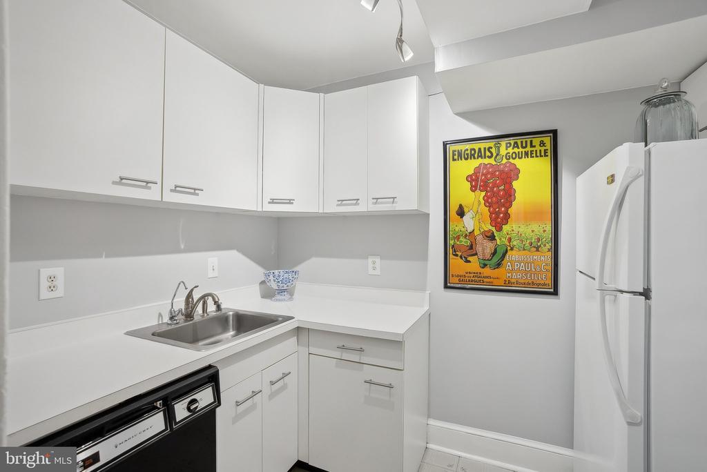 2014 R STREET NW