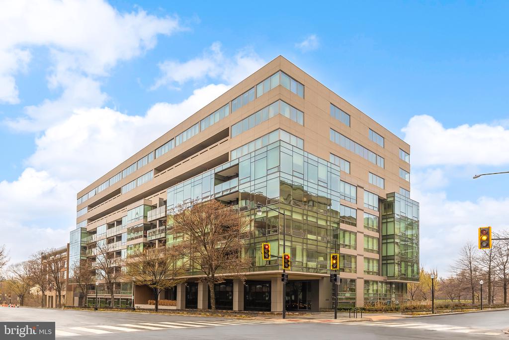 2501 M STREET NW 403