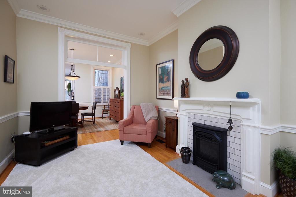 423 3RD STREET NE