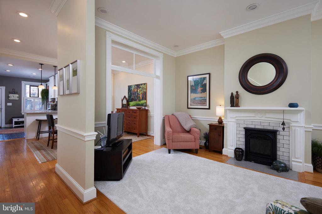 423 3RD STREET NE