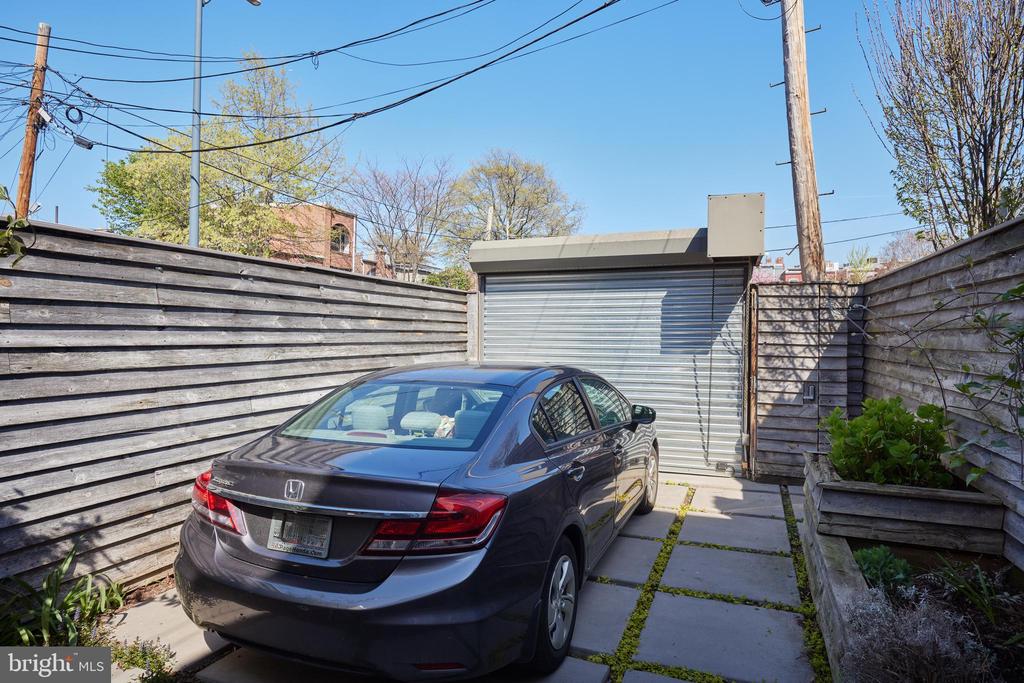 423 3RD STREET NE