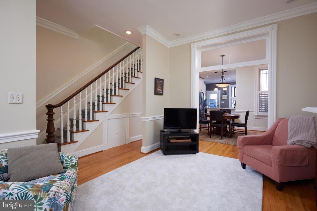 423 3RD STREET NE