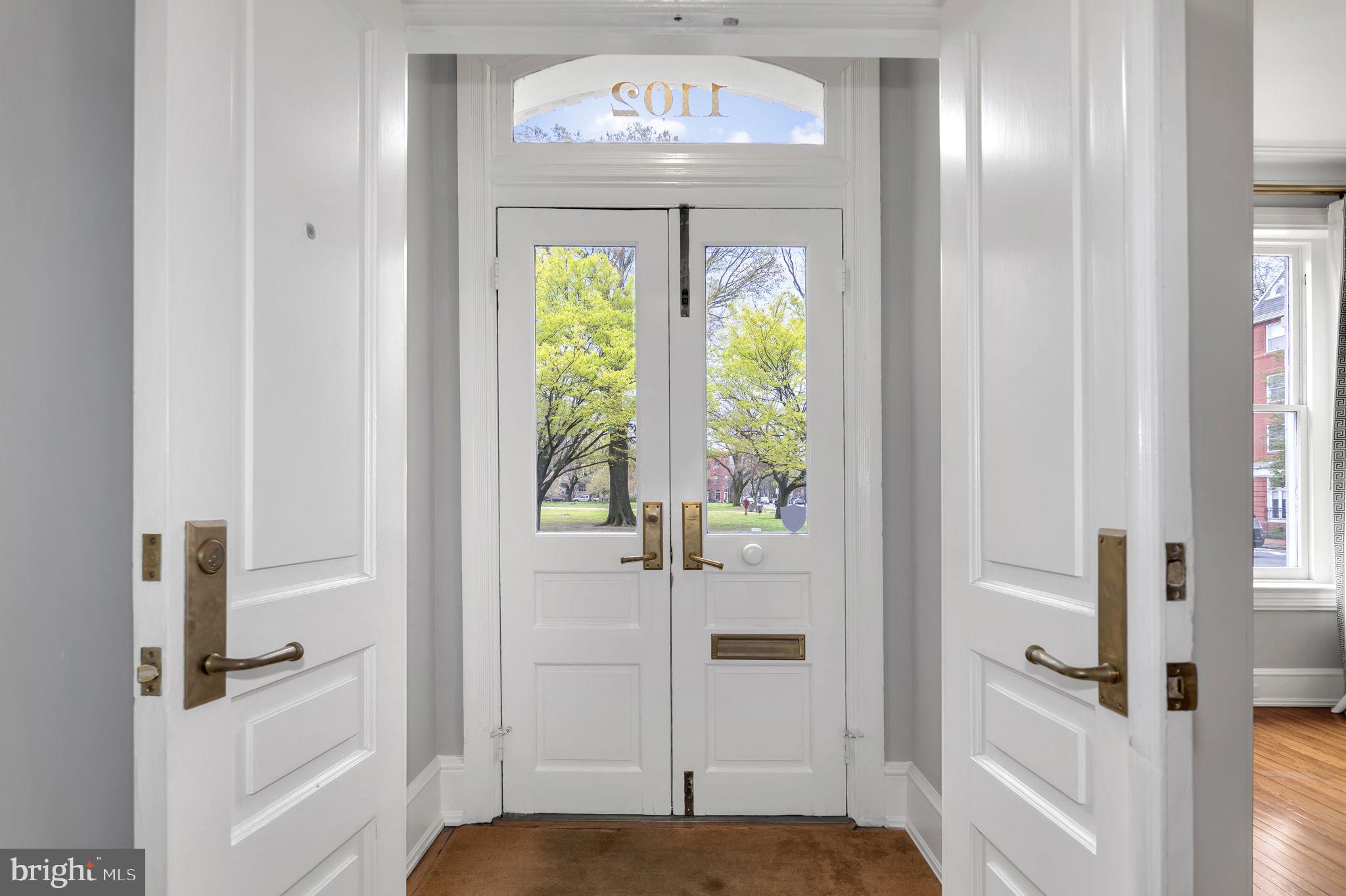 1102 E CAPITOL STREET NE