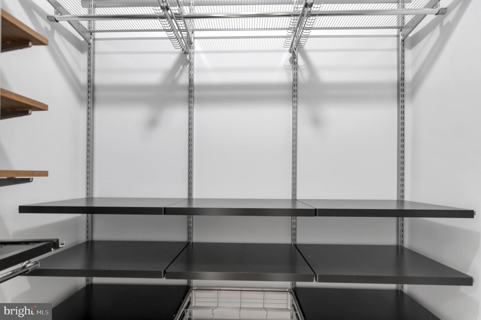 1102 E CAPITOL STREET NE