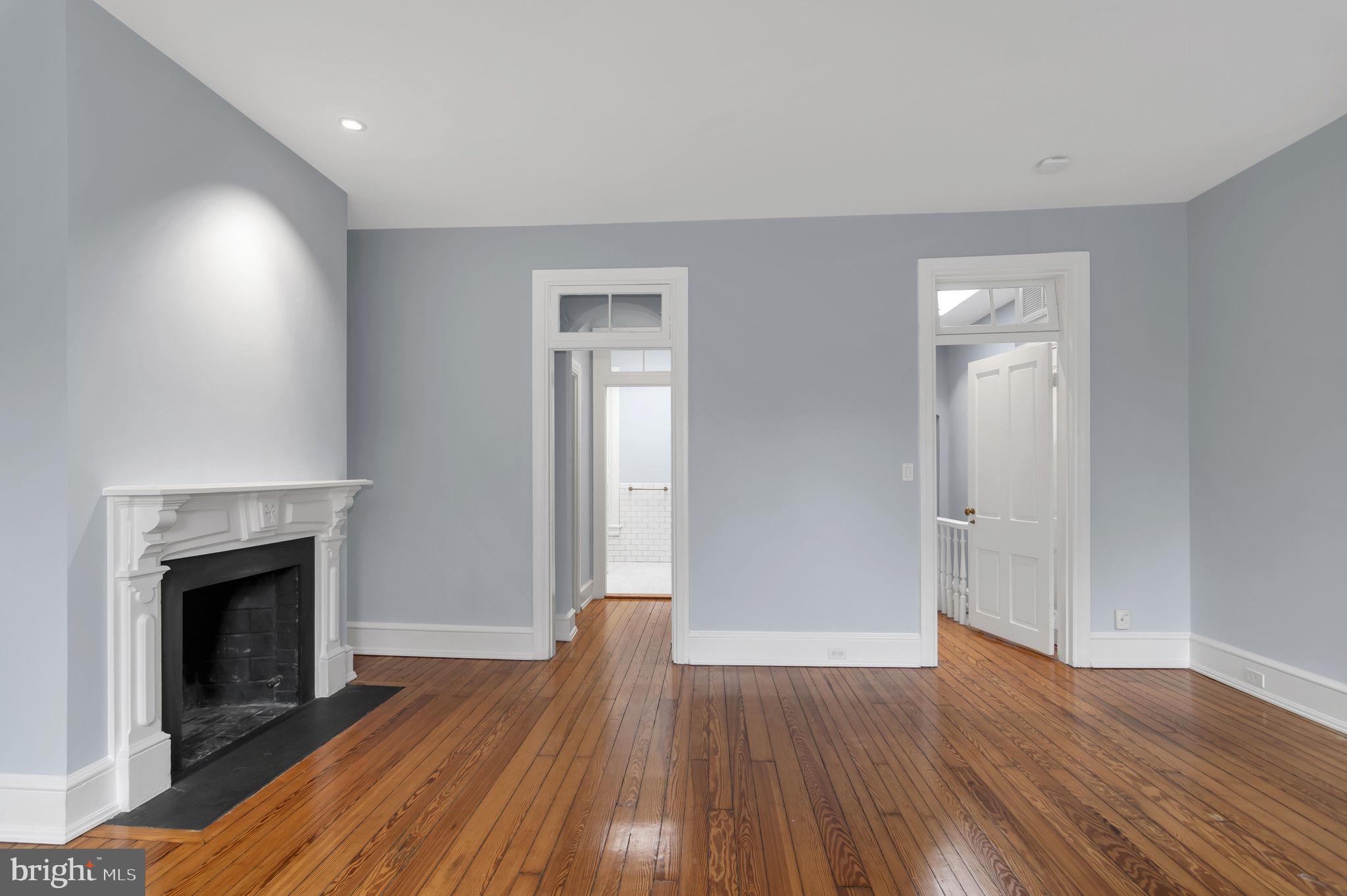 1102 E CAPITOL STREET NE