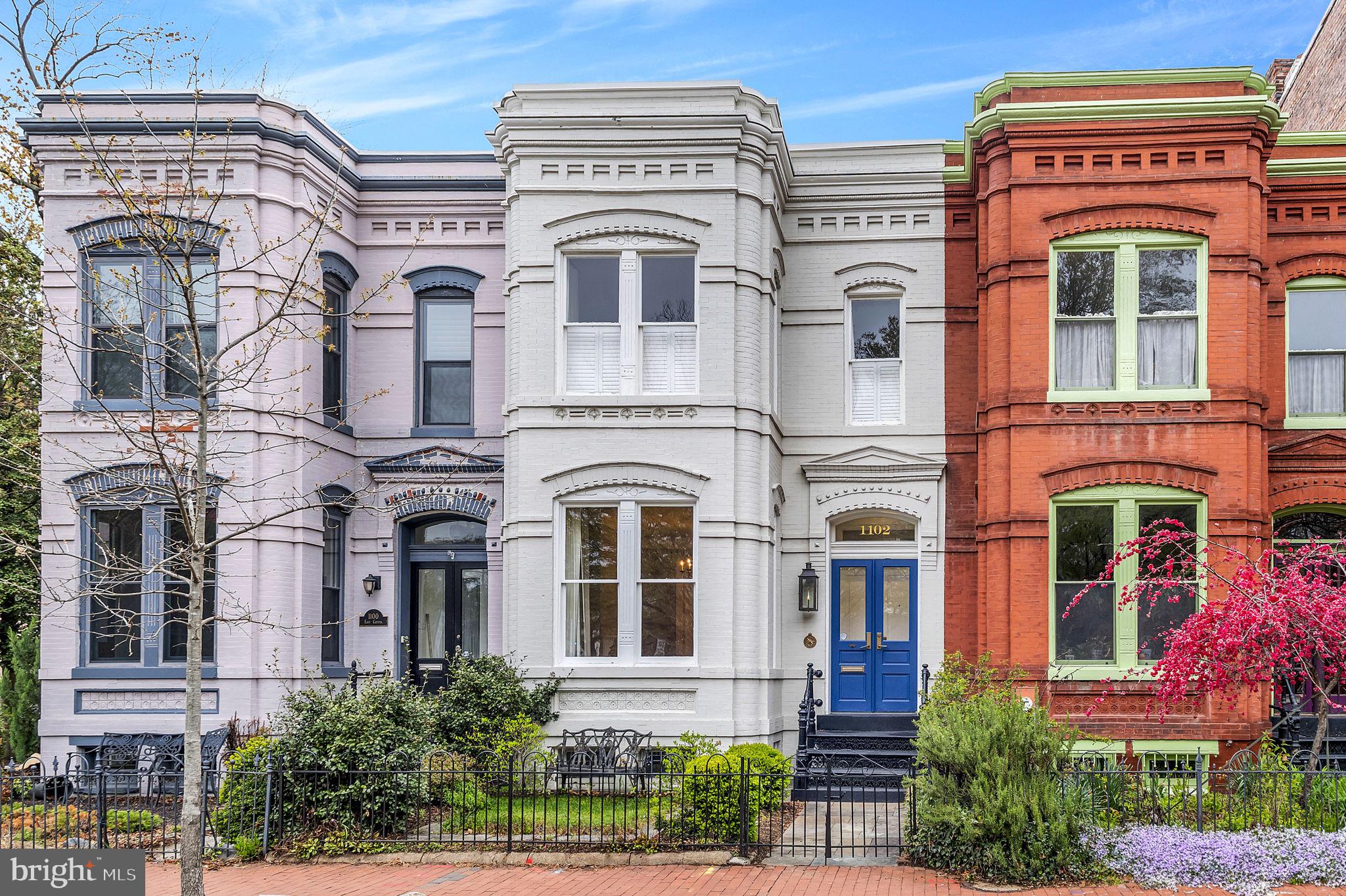 1102 E CAPITOL STREET NE