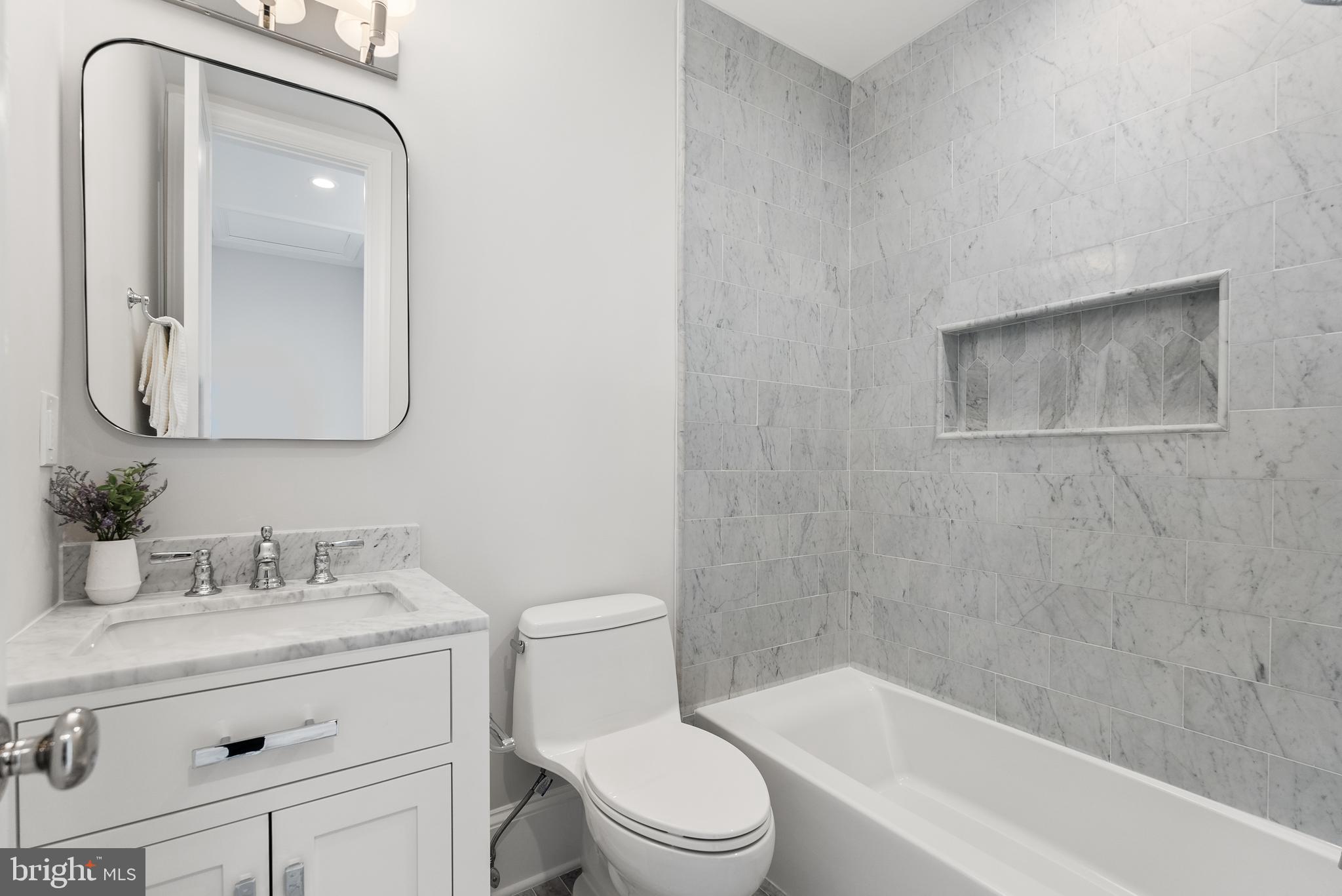 3844 BEECHER STREET NW