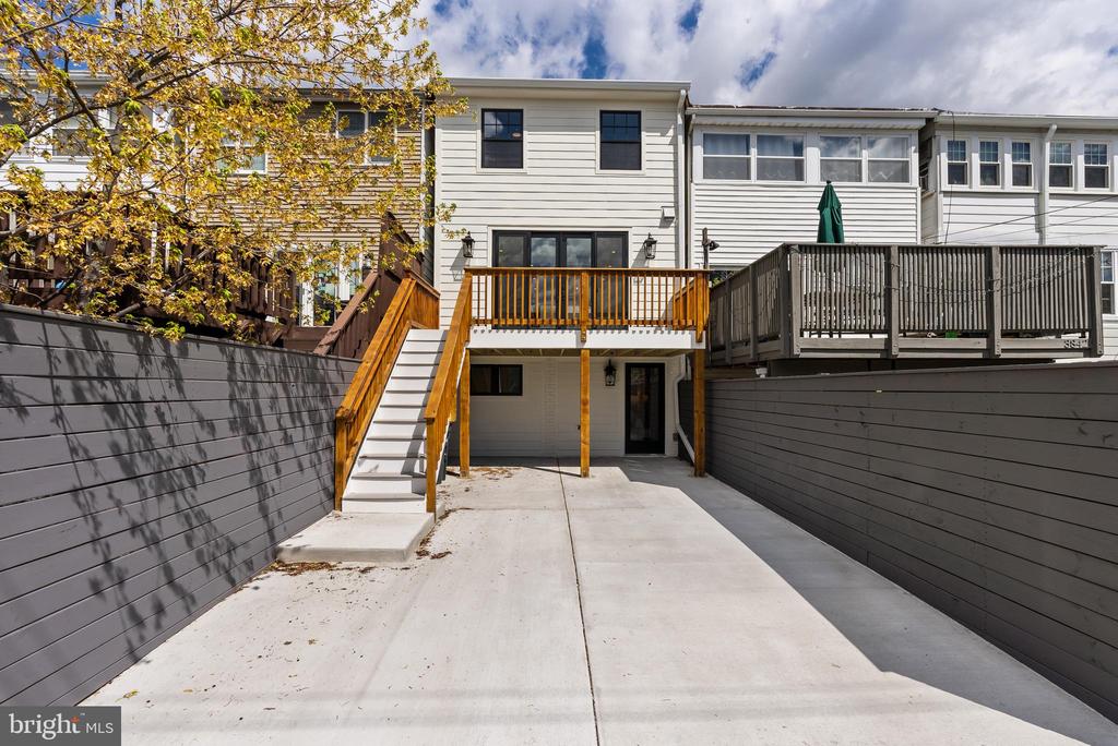 3844 BEECHER STREET NW