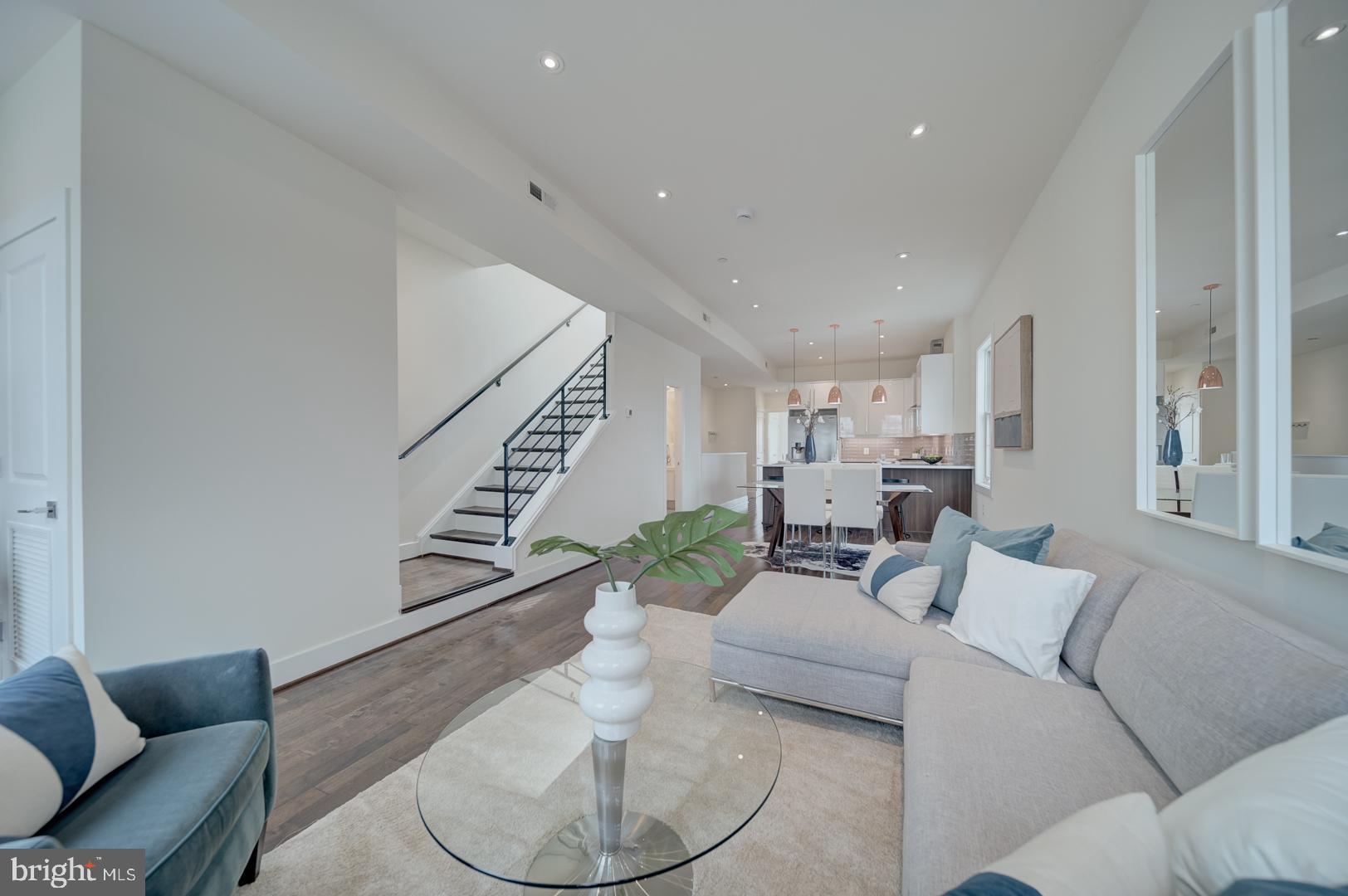 1209 OATES STREET NE 2