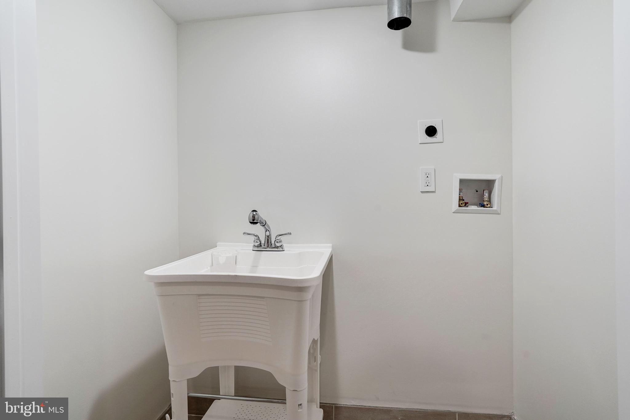 4858 ALBEMARLE STREET NW