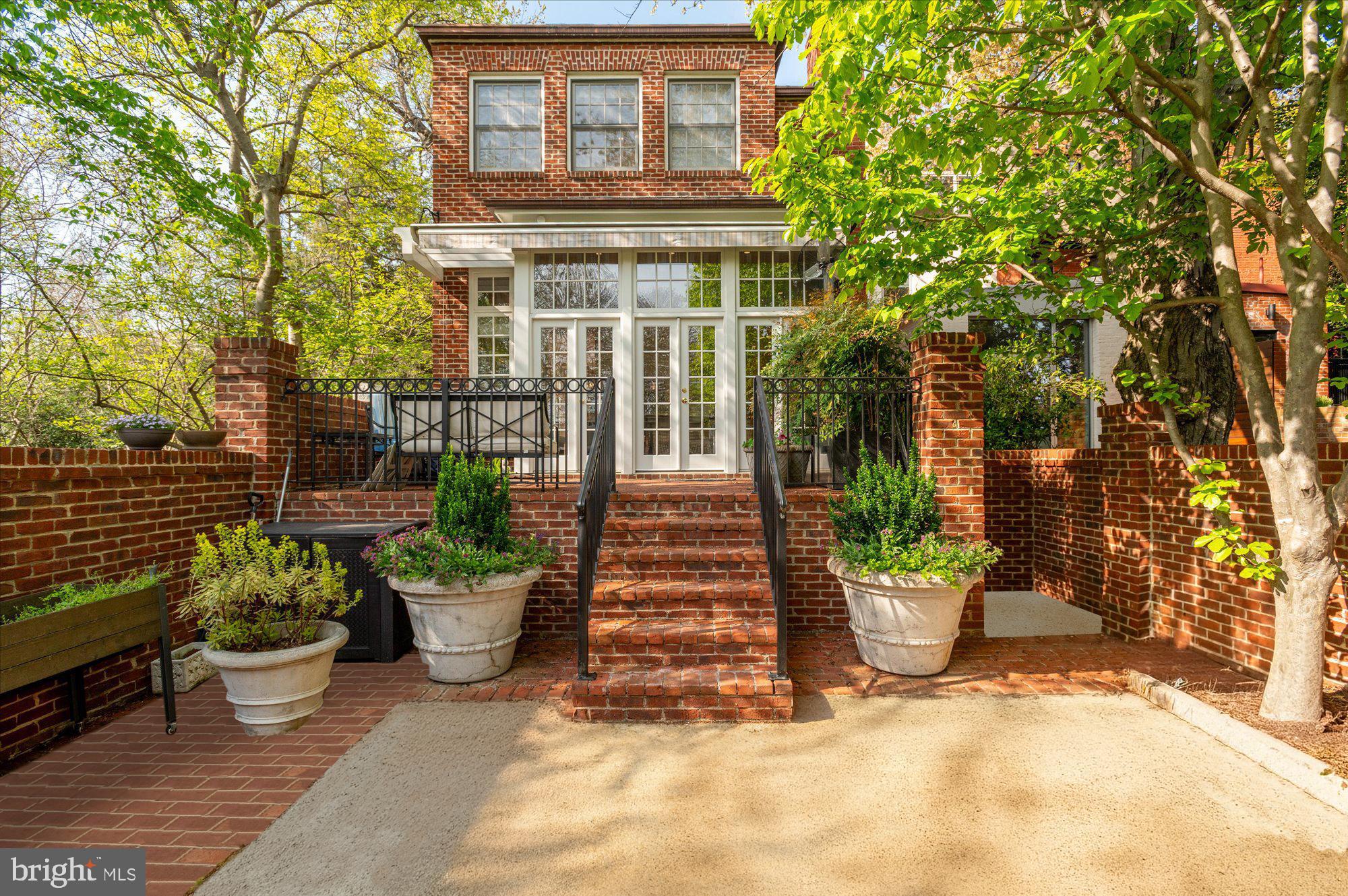 2238 Q STREET NW