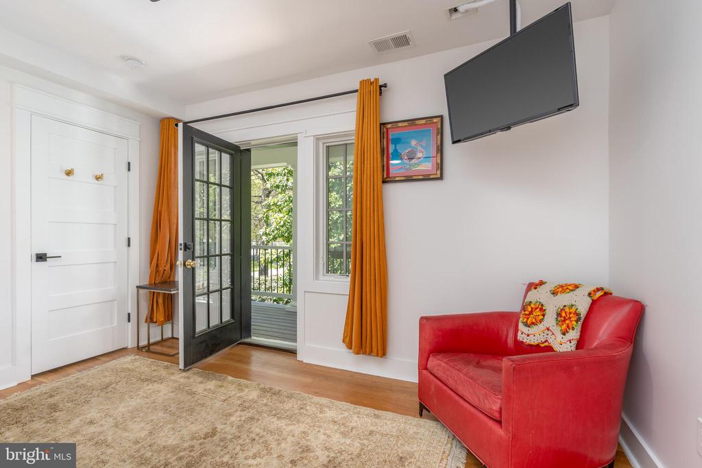 5011 CHEVY CHASE PARKWAY NW