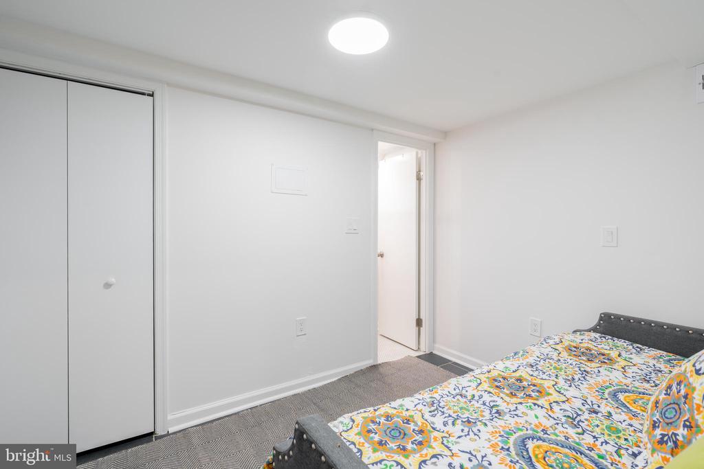 5011 CHEVY CHASE PARKWAY NW