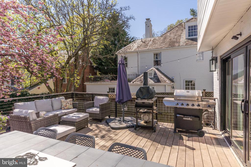 5011 CHEVY CHASE PARKWAY NW
