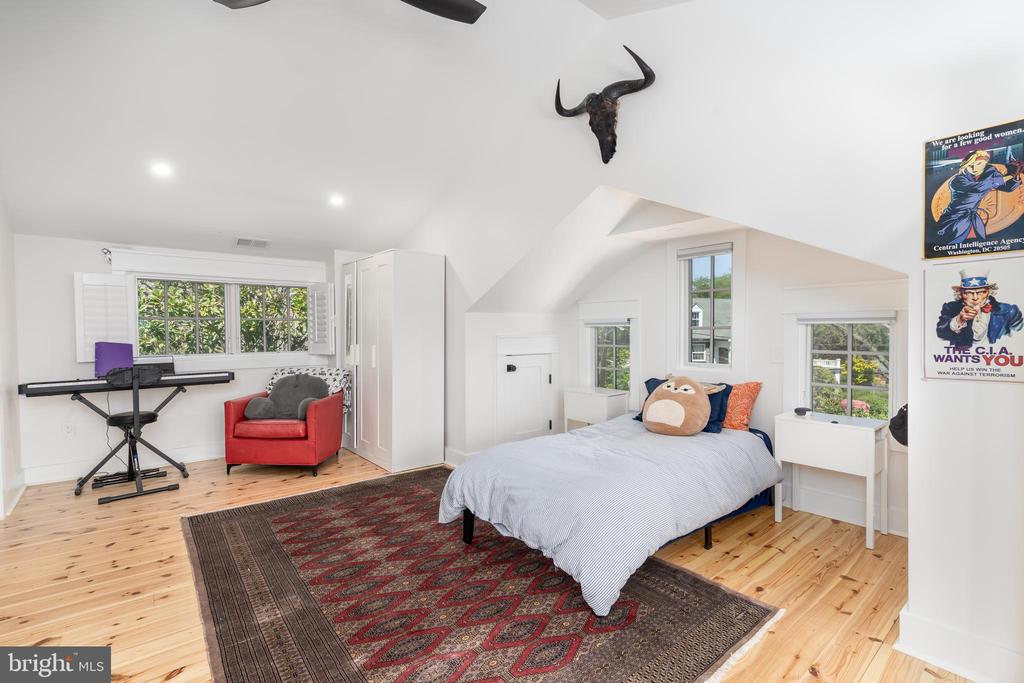 5011 CHEVY CHASE PARKWAY NW