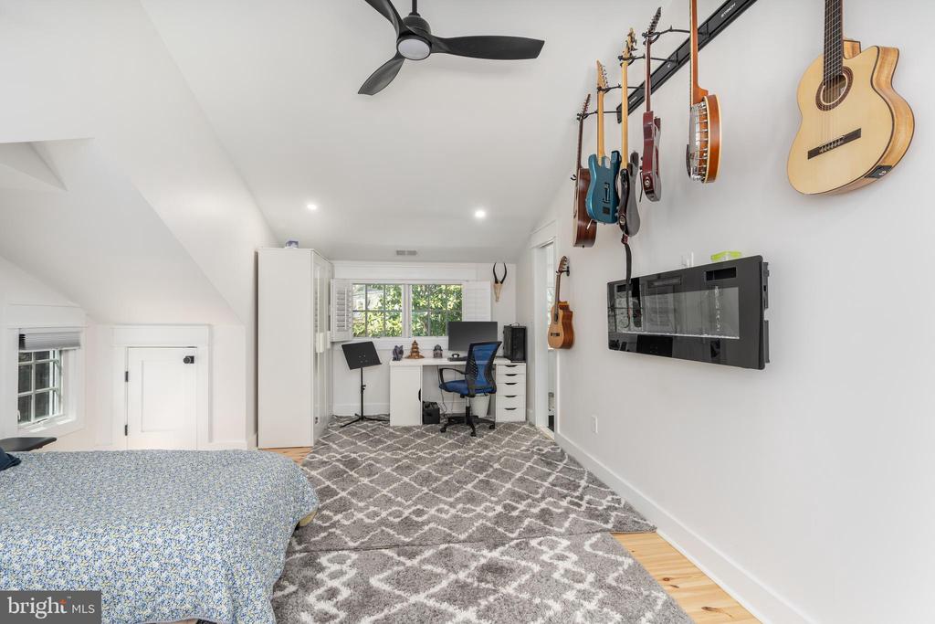 5011 CHEVY CHASE PARKWAY NW