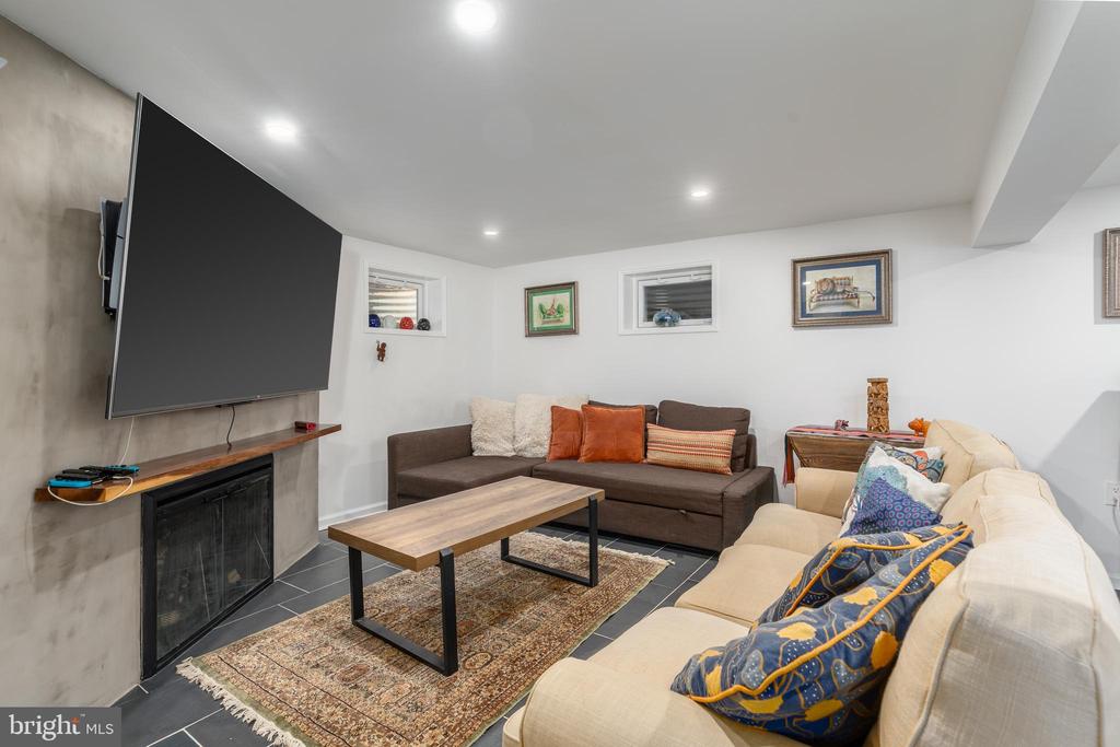 5011 CHEVY CHASE PARKWAY NW