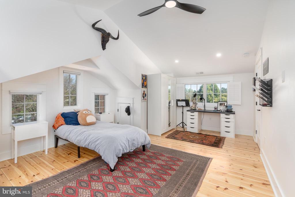 5011 CHEVY CHASE PARKWAY NW